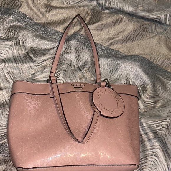 Guess purse - Picture 1 of 3